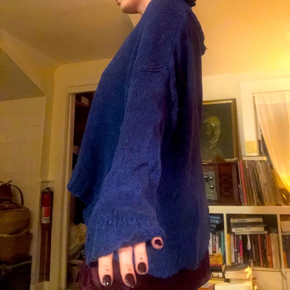 Dark blue loose sweater. No label. S/M - Picture 3 of 9